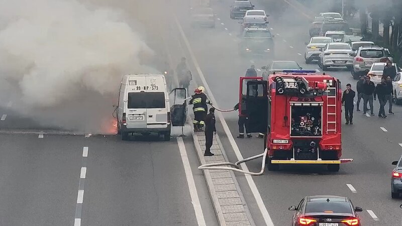 Heydər Əliyev prospektində yanğın baş verdi -