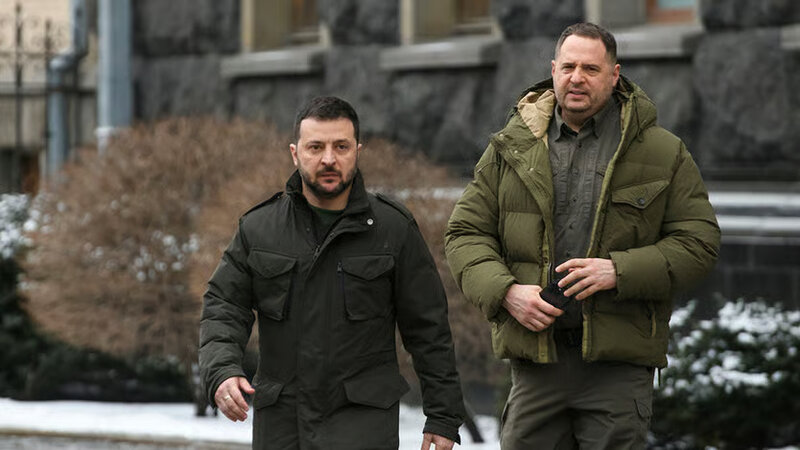 Zelenskinin aparat rəhbərinin ev və ofisində axtarış: Səbəbi barədə sensasion iddia -