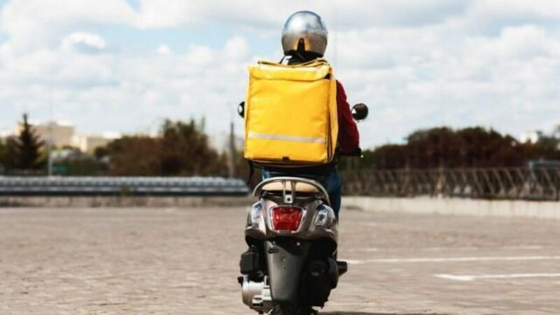 Azərbaycanda moped idarə etmək üçün sürücülük vəsiqəsi tələb olunacaq