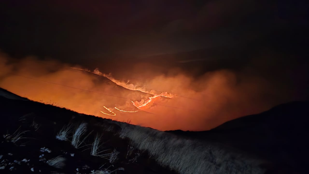 Kəlbəcərdə baş verən yanğın iki kənd ərazisində davam edir FOTOLAR
