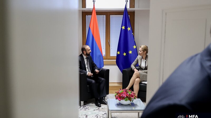 Mirzoyan Brüsseldə Kaya Kallasla görüşdü