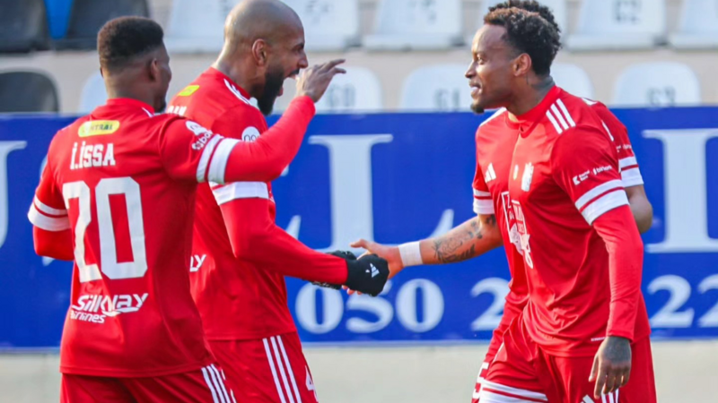 Braziliyalı futbolçu “Zirə”də 100-cü oyununu keçirdi