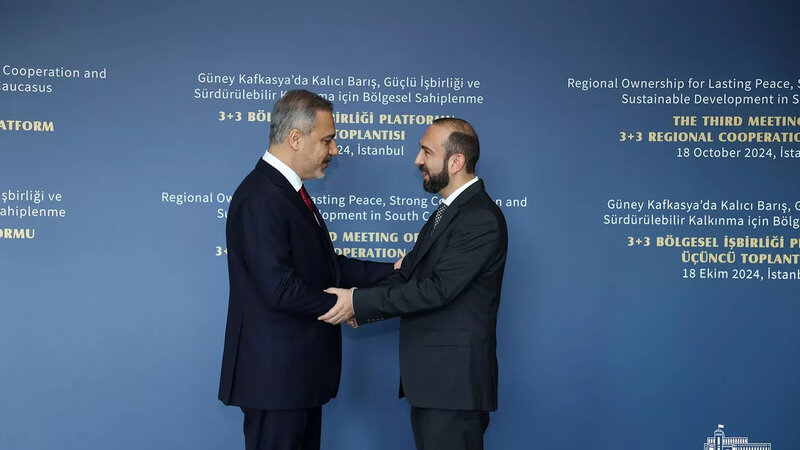 Hakan Fidan Ararat Mirzoyanla görüşdü