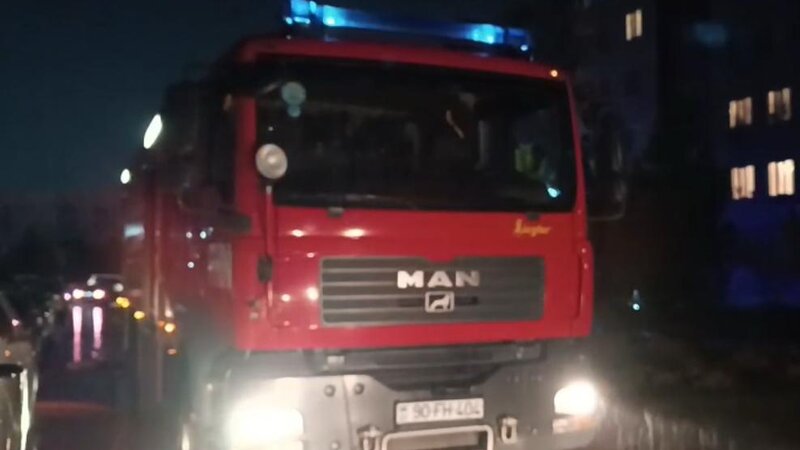 Lökbatanda yaşayış binasında güclü yanğın: 4 nəfər həyatını itirib -