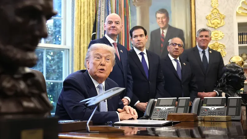 Tramp bu mükafatın ilk sahibi olacaq