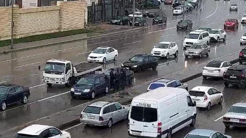 Bakıda bəzi yollarda sıxlıq müşahidə olunur -