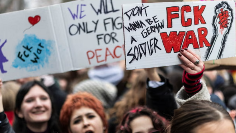 Almaniyada minlərlə şagird parlamentin yeni qərarına etiraz edir