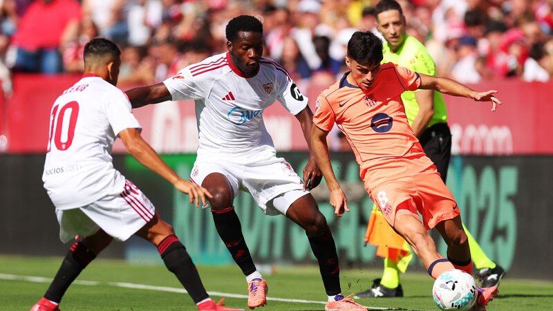 “Barselona” duman səbəbindən oyuna vaxtında gedə bilmədi