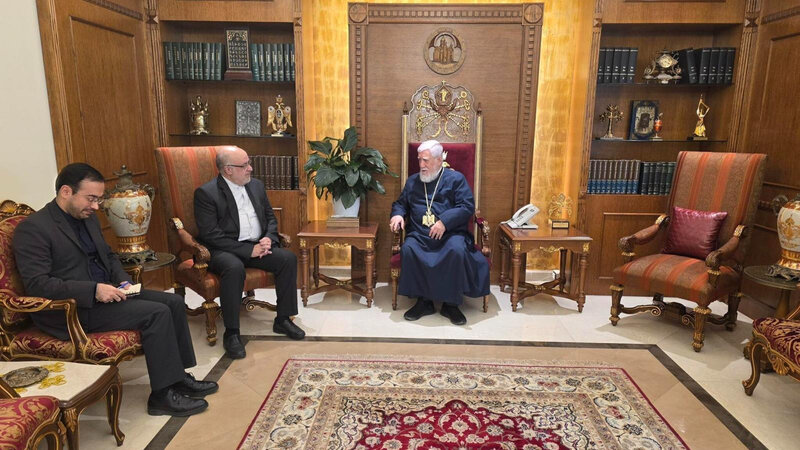 İran səfiri Livan ermənilərinin katolikosu ilə Zəngəzuru müzakirə etdi
