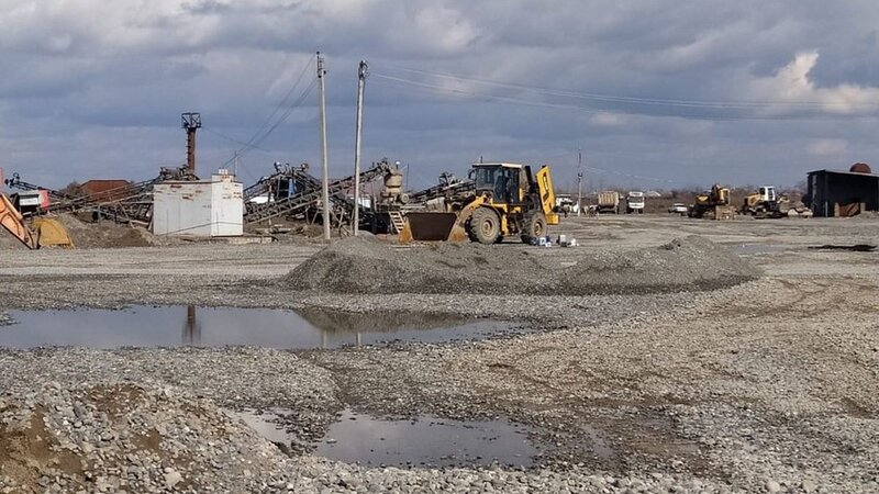 Xəzər dənizindən qanunsuz qum-çınqıl daşıyan şəxslər saxlanıldı