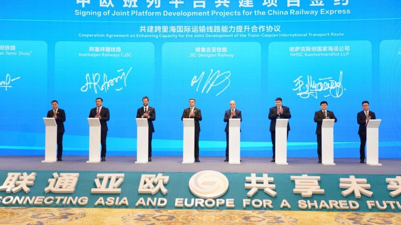 ADY-nin nümayəndə heyəti Çində beynəlxalq forumda iştirak etdi -