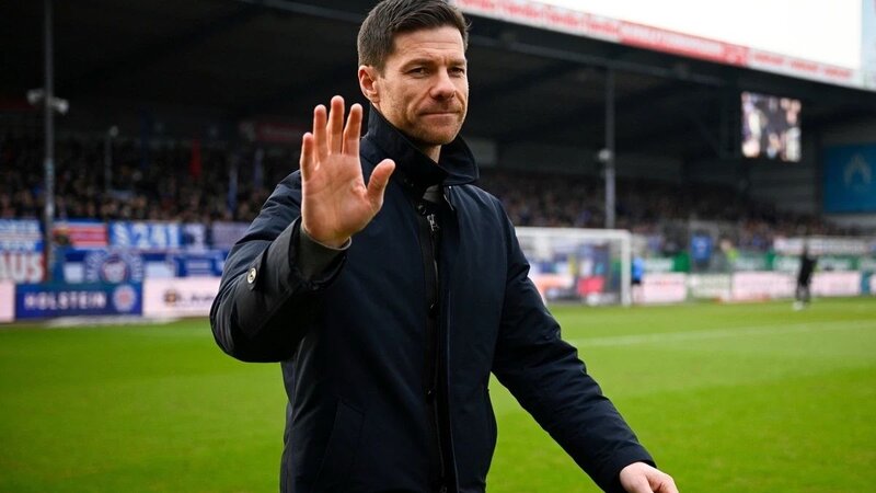 Alonso gedir, Zidan gəlir