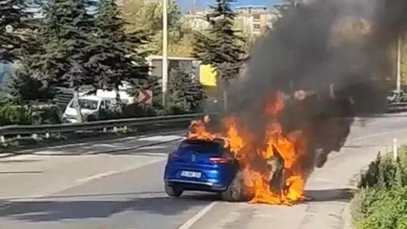 "Qalatasaray"la oyundan sonra maşını yandı -