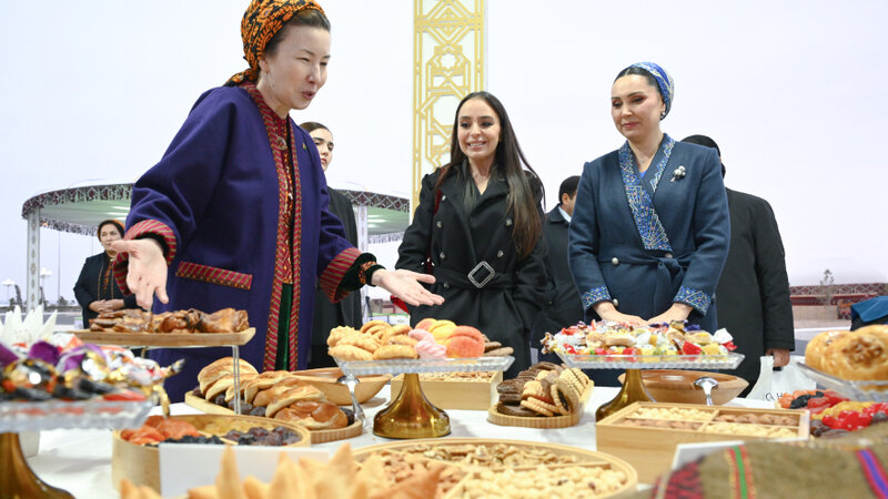 Leyla Əliyeva Türkmənistan milli mətbəxinə həsr olunan sərgidə iştirak edib -