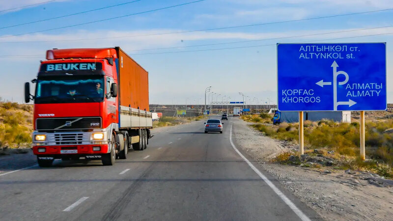Rusiya Prezidenti Qazaxıstan və Qırğızıstanla bağlı fərman imzaladı