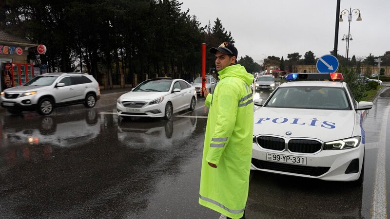 Polis yağışlı havada gücləndirilmiş iş rejiminə keçdi
