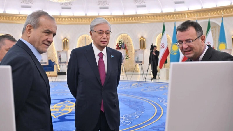 Tokayev Pezeşkianla görüşdə Şah İsmayıl və Nadir Şahdan danışdı