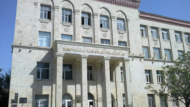 İncəsənət Gimnaziyasının əsaslı təmiri növbəti tədris ilinə qədər yekunlaşacaq