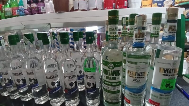 Astarada marketdə saxta alkoqollu içkilər aşkarlandı