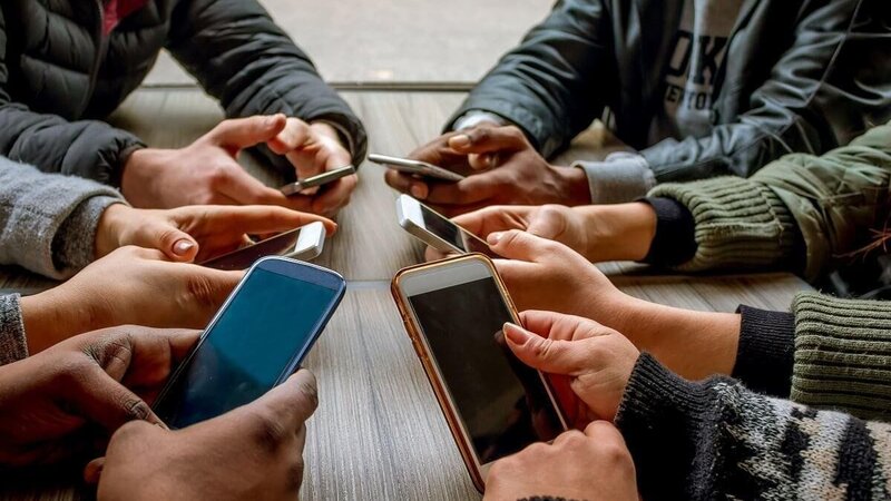 Mobil operatorların bu il əldə etdiyi gəlirlərin həcmi açıqlanıb