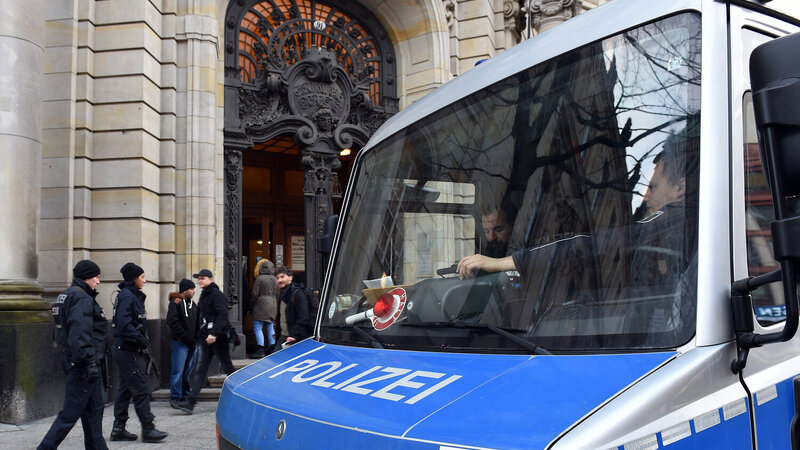 Almaniyada terror hücumu planlaşdıran 5 nəfər saxlanıldı