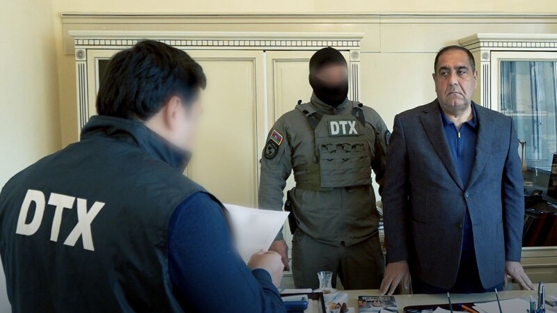 DTX Balakənin sabiq başçısının rüşvət aldığı görüntüləri yaydı -