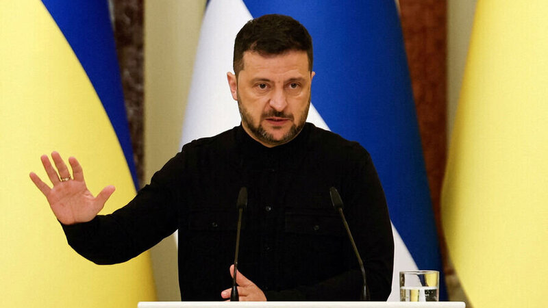 Bosşard: Zelenski Ukraynanı tam məğlubiyyətə aparmaq riski ilə üz-üzədir