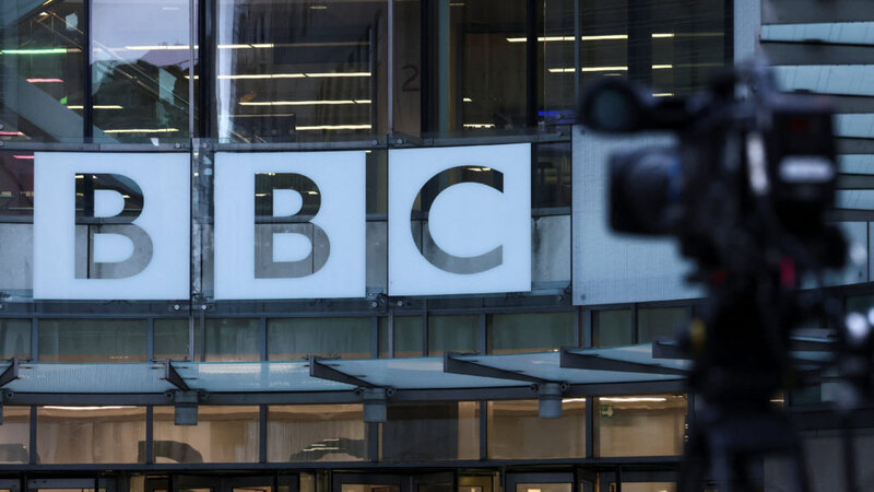 Starmer Trampdan BBC-yə qarşı iddianın geri götürülməsini istəməyib