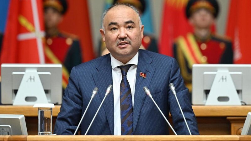 Nurlanbek Turqunbek-ulu yenidən Qırğızıstan parlamentinin sədri seçilib