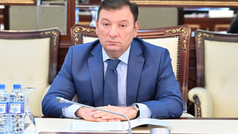 Adil Vəliyev: Azərbaycanda reallıqda orta aylıq əməkhaqqı qadınlara münasibətdə kişilərdə daha yüksəkdir