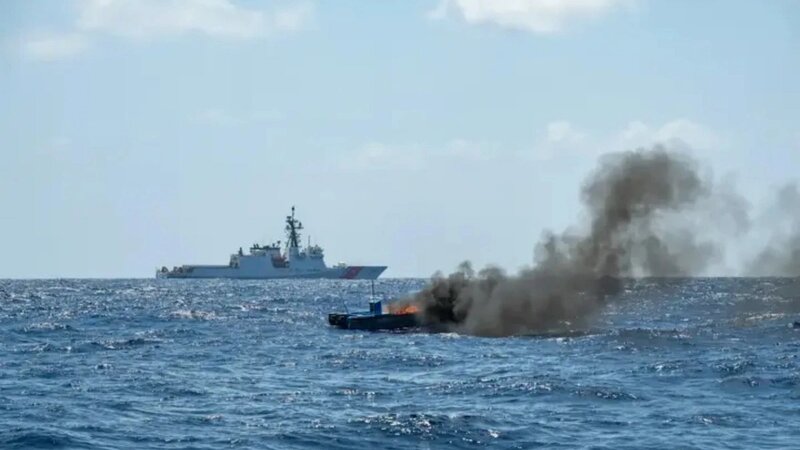 ABŞ Sakit okeanda narkotik daşıyan gəmiyə zərbə endirdi: