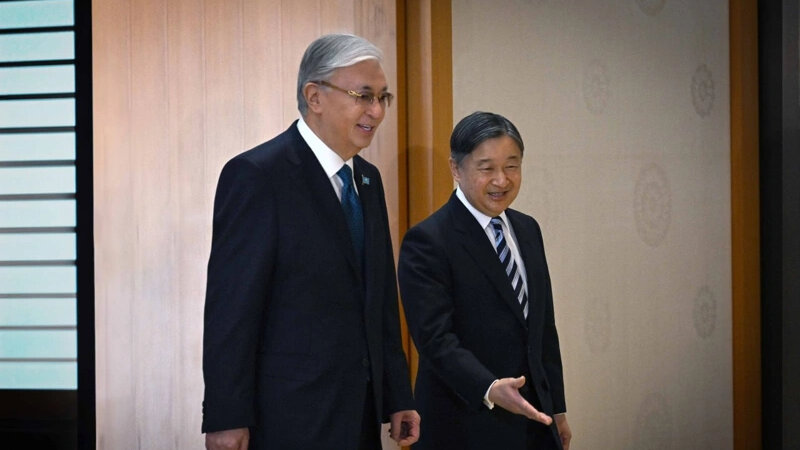 Qazaxıstan Prezidenti Yaponiya İmperatoru ilə görüşdü