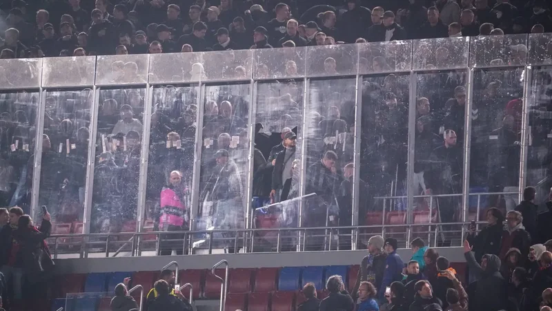 UEFA “Ayntraxt”a “Qarabağ”la oyunda azarkeş dəstəyini qadağan etdi