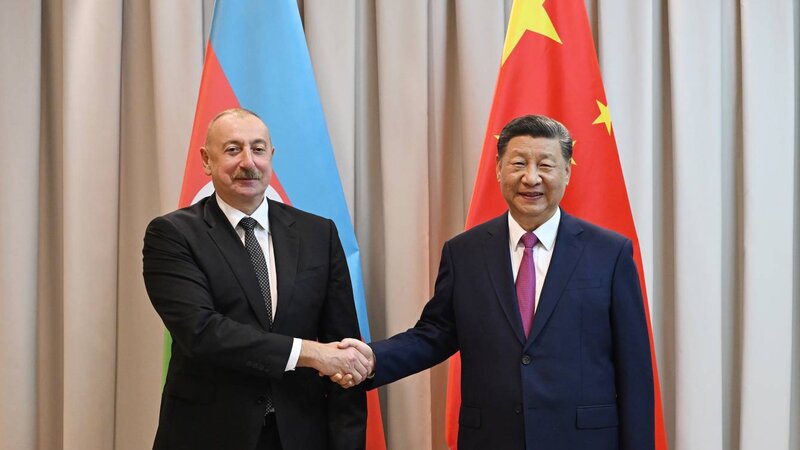 Si Cinpin İlham Əliyevi təbrik etdi