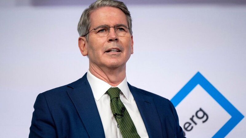 ABŞ-də fəal qadın maliyyə nazirini restoranda təhqir edib