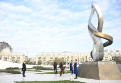 Monteneqro Baş nazirinin müavini Zəfər parkını və Şəhidlər xiyabanını ziyarət etdi