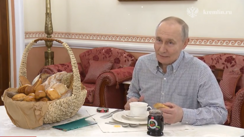 Rusiyada iş adamı Putinə "pirojki" göndərdi