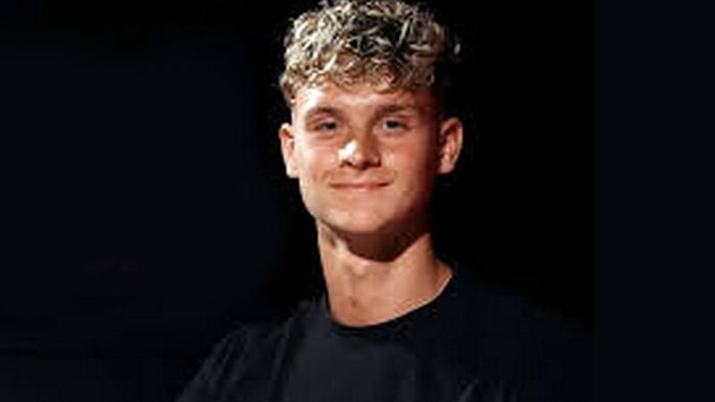 İbrahimoviçin 17 yaşlı oğlu "Milan" ilə ilk peşəkar müqaviləsini imzaladı