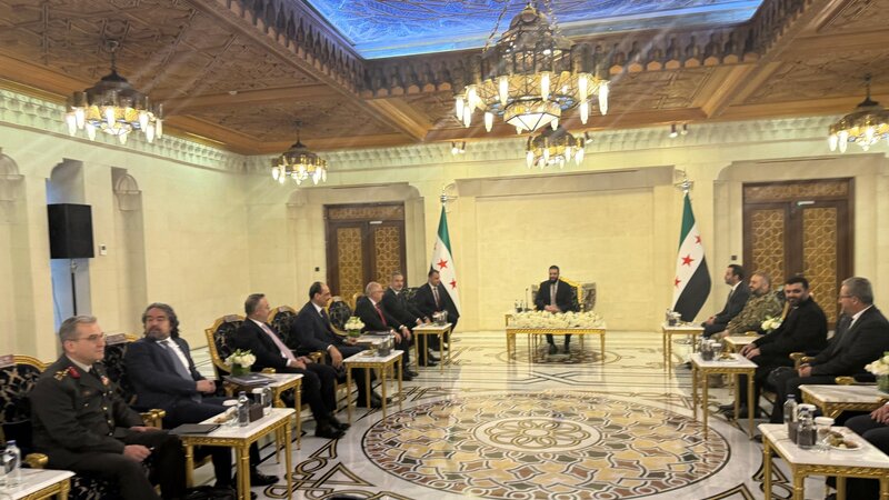 Hakan Fidan, İbrahim Kalın və Yaşar Gülər Əhməd Şaraa ilə görüşdü