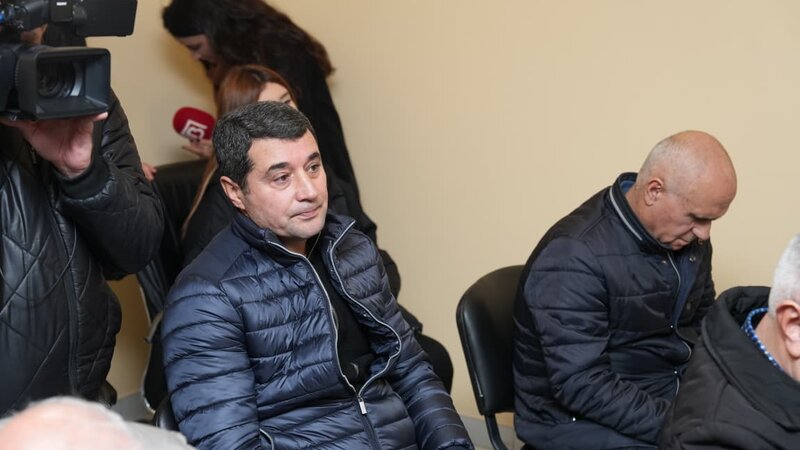 İş adamı Elşad Kəlbəliyev də azadlığa çıxdı