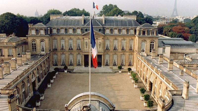 Fransada prezidentin iqamətgahından 40 min avroluq qab-qacaq oğurlanıb