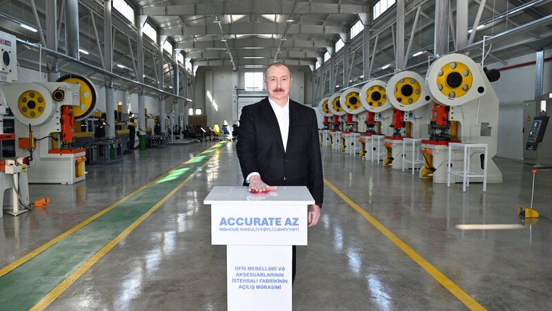 İlham Əliyev Ballıca kəndində müəssisənin açılışında iştirak etdi