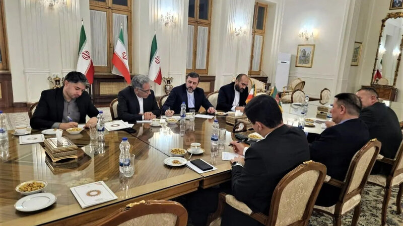 Türkmənistan və İran Xəzər dənizini müzakirə etdi