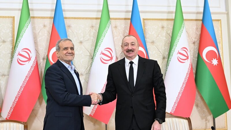 Pezeşkian İlham Əliyevi təbrik etdi
