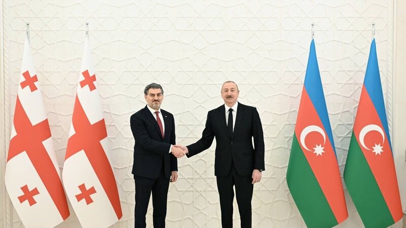 Gürcüstan Prezidenti İlham Əliyevi doğum günü münasibətilə təbrik etdi