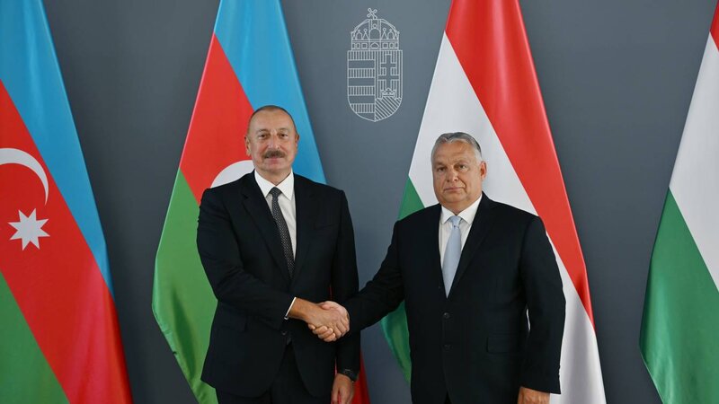 Viktor Orban İlham Əliyevi təbrik etdi