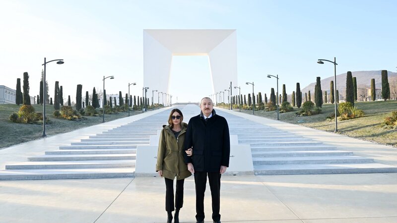 İlham Əliyev Xankəndidə Zəfər parkının açılışında iştirak edib -