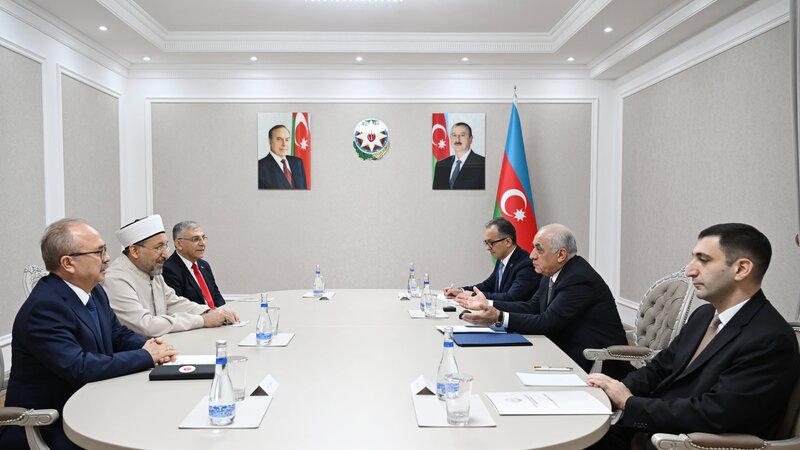 Əli Əsədov Türkiyə Diyanət İşləri İdarəsinin sədri ilə görüşdü