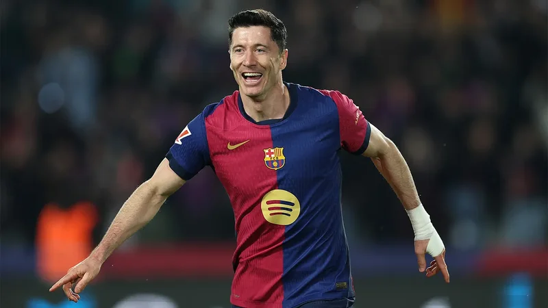 Levandovskinin "Barselona"da qalmaq üçün hansı güzəştlərə getməyə hazır olduğu məlum oldu