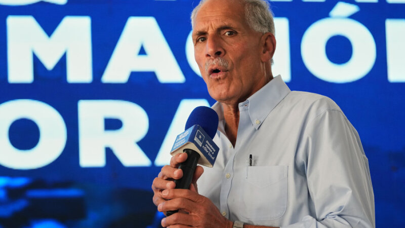 Trampın dəstəklədiyi Nasri Asfura Hondurasda prezident seçilib